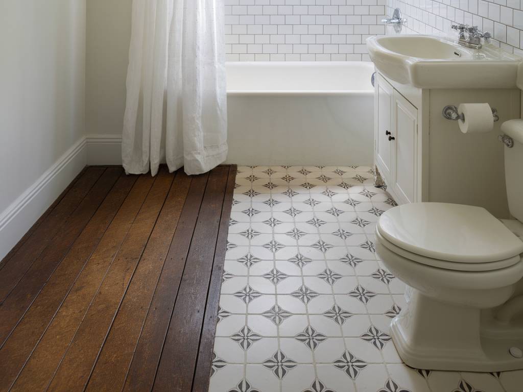 Carrelage salle de bain vs parquet : le duel des revêtements pour votre intérieur